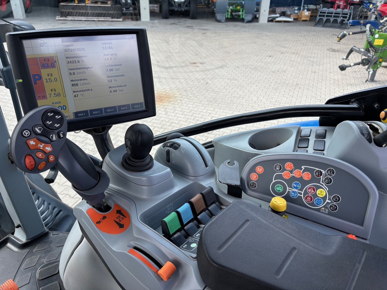 New Holland T6.140 Auto Command - Трактор: фото 3 New Holland T6.140 Auto Command - Трактор: фото 3