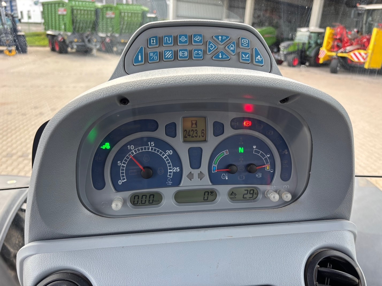 New Holland T6.140 Auto Command - Трактор: фото 2 New Holland T6.140 Auto Command - Трактор: фото 2