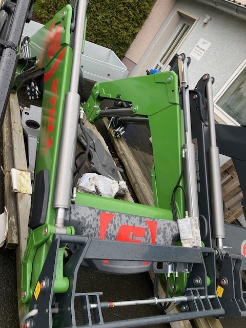 Stoll Frontlader Profil. FZ 46-33.1 - Фронтальний навантажувач для трактора: фото 1 Stoll Frontlader Profil. FZ 46-33.1 - Фронтальний навантажувач для трактора: фото 1