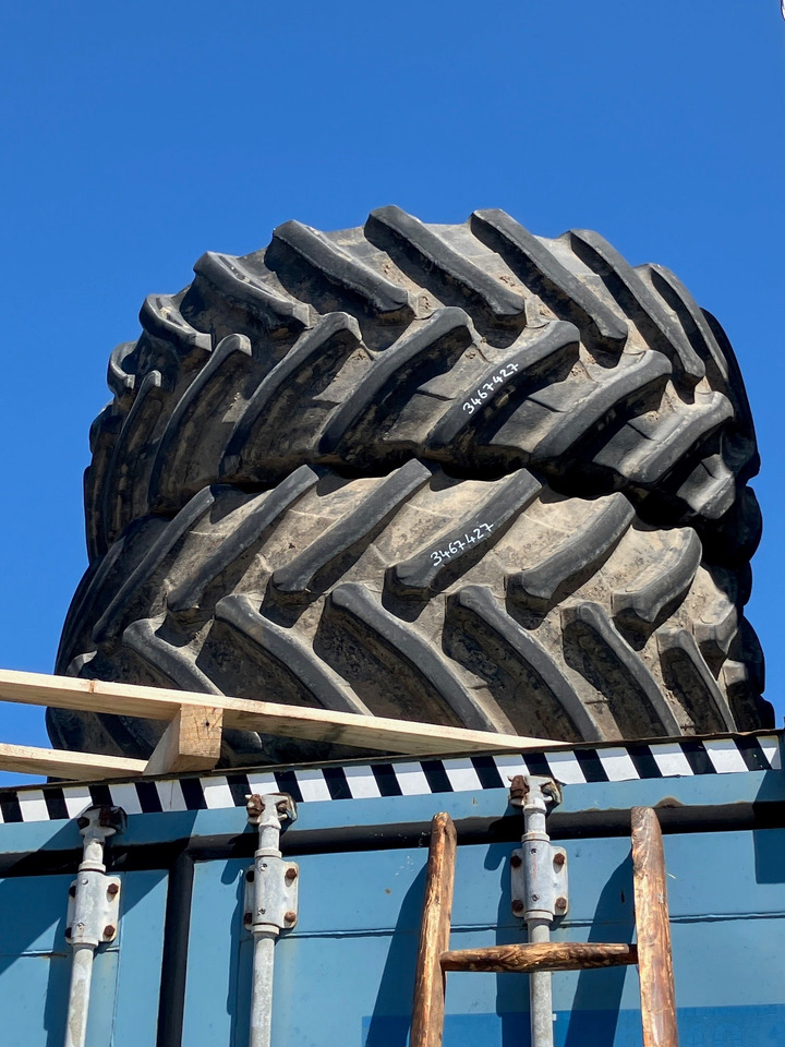 Trelleborg 750/70R44 650/60R38 - Шини і диски: фото 3 Trelleborg 750/70R44 650/60R38 - Шини і диски: фото 3