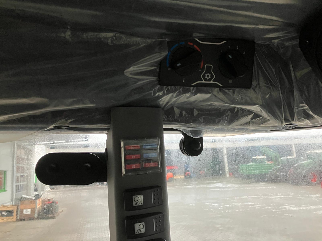 Valtra F105N St5 - Трактор: фото 2 Valtra F105N St5 - Трактор: фото 2
