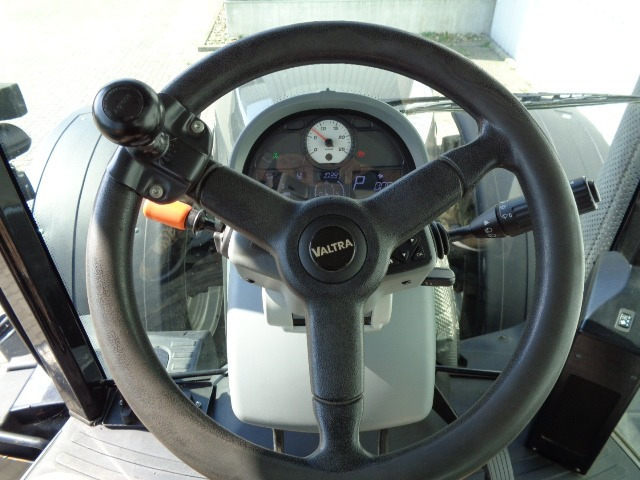 Valtra S274 - Трактор: фото 4 Valtra S274 - Трактор: фото 4