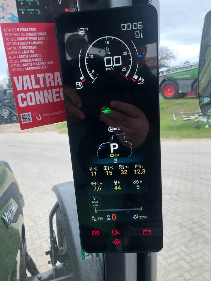 Valtra T175EA - Трактор: фото 2 Valtra T175EA - Трактор: фото 2