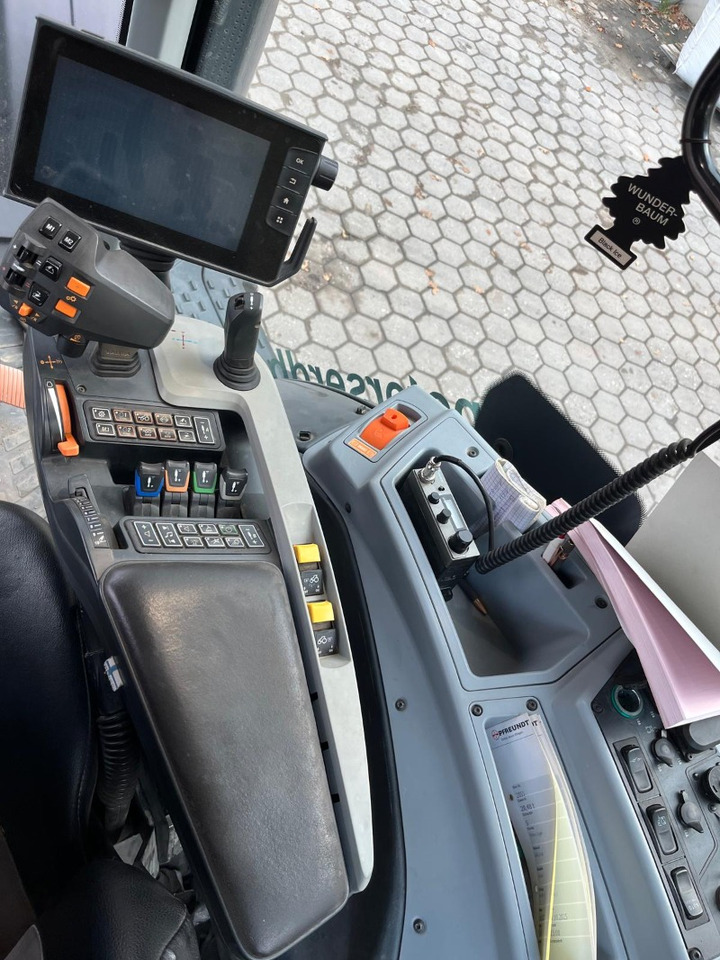 Valtra T214 Direct TwinTrac - Трактор: фото 3 Valtra T214 Direct TwinTrac - Трактор: фото 3