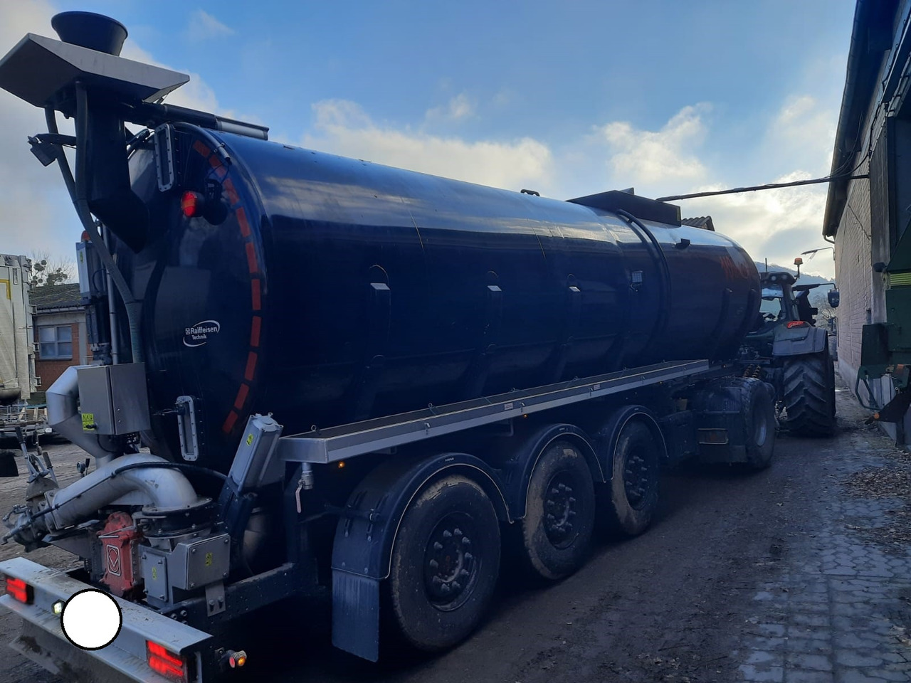 Wienhoff Drei-Achs Tanksattelauflieger - Техніка для внесення добрив: фото 2 Wienhoff Drei-Achs Tanksattelauflieger - Техніка для внесення добрив: фото 2