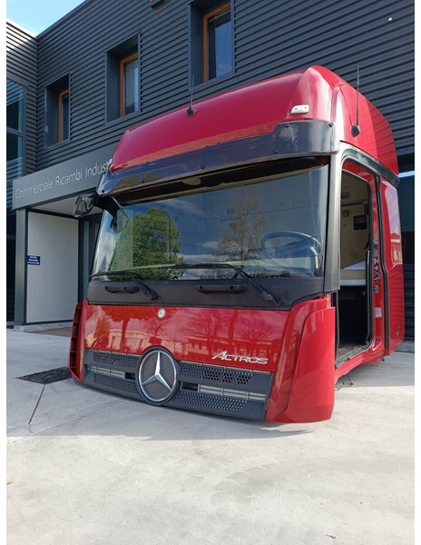 Mercedes-Benz ACTROS MP4 GIGA SPACE - Кабіна й інтер'єр в категорії Вантажівки: фото 5 Mercedes-Benz ACTROS MP4 GIGA SPACE - Кабіна й інтер'єр в категорії Вантажівки: фото 5