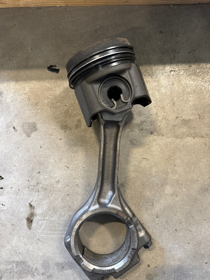 DAF CONROD 2104874 + PISTONS 2132582 - Двигун та запчастини в категорії Вантажівки: фото 1 DAF CONROD 2104874 + PISTONS 2132582 - Двигун та запчастини в категорії Вантажівки: фото 1