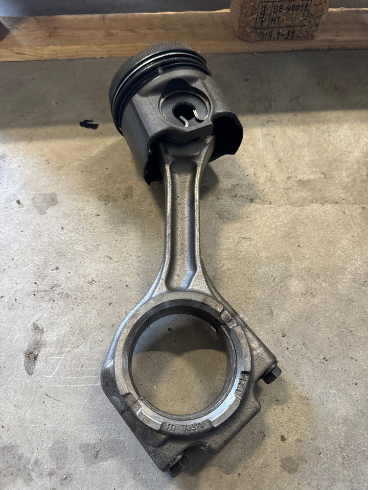 DAF CONROD 2104874 + PISTONS 2132582 - Двигун та запчастини в категорії Вантажівки: фото 2 DAF CONROD 2104874 + PISTONS 2132582 - Двигун та запчастини в категорії Вантажівки: фото 2