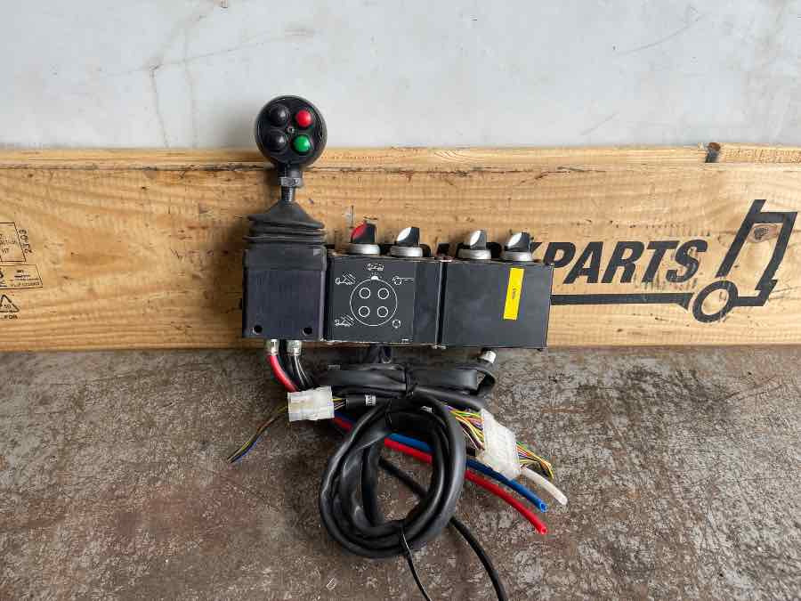 HYDRALIC TIP FUNKTION CONTROL - Гідравліка в категорії Вантажівки: фото 1 HYDRALIC TIP FUNKTION CONTROL - Гідравліка в категорії Вантажівки: фото 1