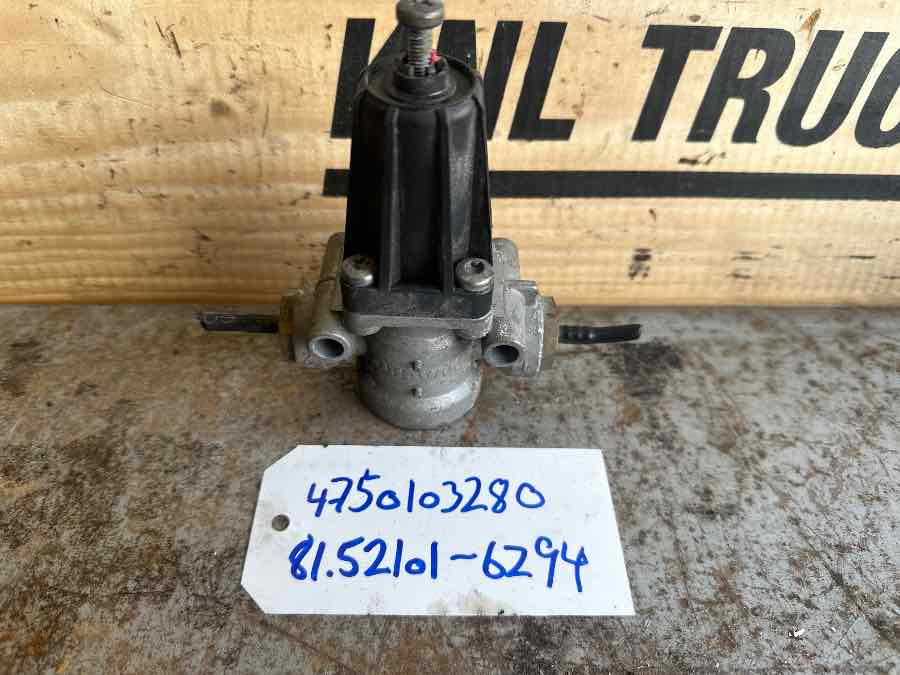 MAN 2,5 BAR VALVE 81.52101-6294 - Гальмівний клапан в категорії Вантажівки: фото 4 MAN 2,5 BAR VALVE 81.52101-6294 - Гальмівний клапан в категорії Вантажівки: фото 4