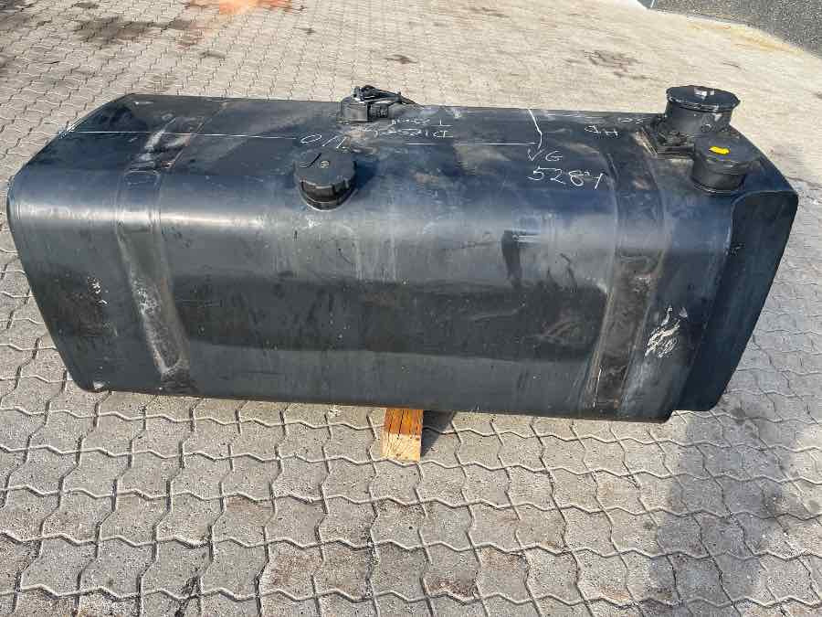 MAN DIESEL + HYDRAULIC TANK - Паливна система в категорії Вантажівки: фото 2 MAN DIESEL + HYDRAULIC TANK - Паливна система в категорії Вантажівки: фото 2