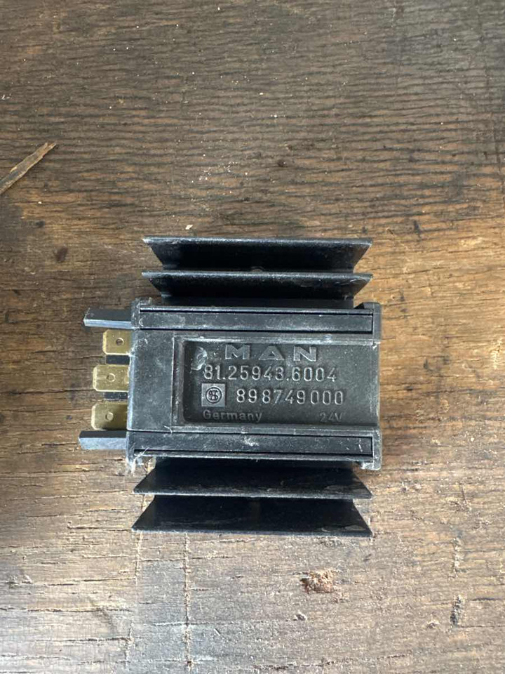 MAN ECU SWITCH 81.25943-6004 - Електрична система в категорії Вантажівки: фото 1 MAN ECU SWITCH 81.25943-6004 - Електрична система в категорії Вантажівки: фото 1