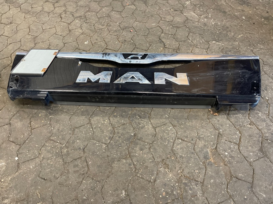 MAN FRONT GRILL 81.61150-6106 - Решітка радіатора в категорії Вантажівки: фото 2 MAN FRONT GRILL 81.61150-6106 - Решітка радіатора в категорії Вантажівки: фото 2