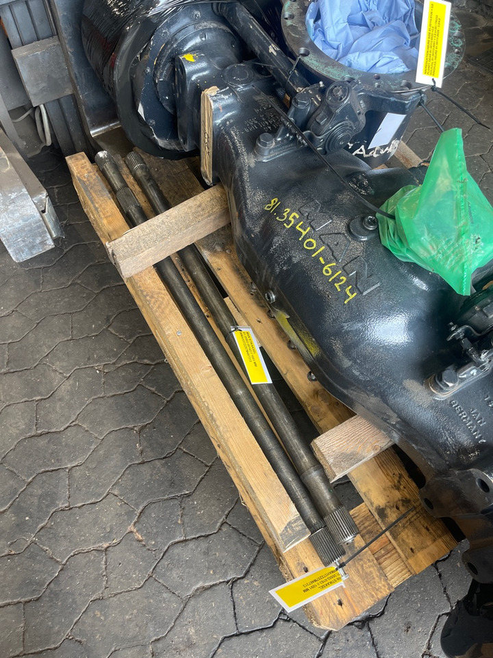 MAN HALFSHAFT 81.35502-0162 - Вісь та запчастини в категорії Вантажівки: фото 1 MAN HALFSHAFT 81.35502-0162 - Вісь та запчастини в категорії Вантажівки: фото 1
