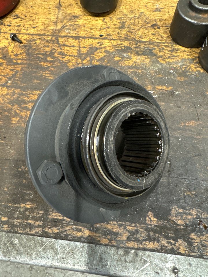 MAN OUTPUT FLANGE 81.39115-0525 - Коробка передач та запчастини в категорії Вантажівки: фото 2 MAN OUTPUT FLANGE 81.39115-0525 - Коробка передач та запчастини в категорії Вантажівки: фото 2