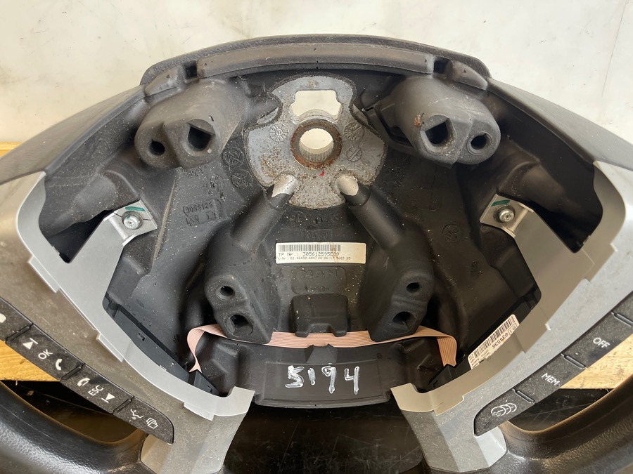 MAN STEERING WHEEL 81.46430-6047 - Рульове управління в категорії Вантажівки: фото 2 MAN STEERING WHEEL 81.46430-6047 - Рульове управління в категорії Вантажівки: фото 2