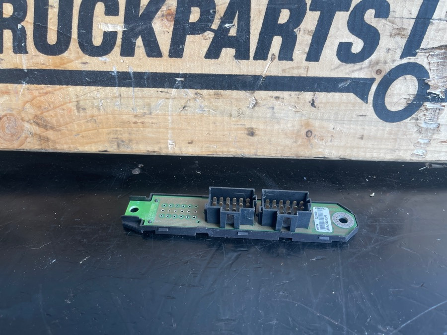 MERCEDES CABEL CONNECTOR A0275451326 - Електрична система в категорії Вантажівки: фото 1 MERCEDES CABEL CONNECTOR A0275451326 - Електрична система в категорії Вантажівки: фото 1