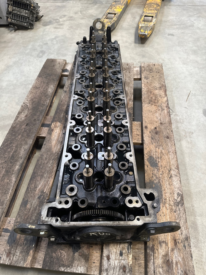 MERCEDES CYLINDERHEAD A4710102720 - Головка блоку в категорії Вантажівки: фото 1 MERCEDES CYLINDERHEAD A4710102720 - Головка блоку в категорії Вантажівки: фото 1