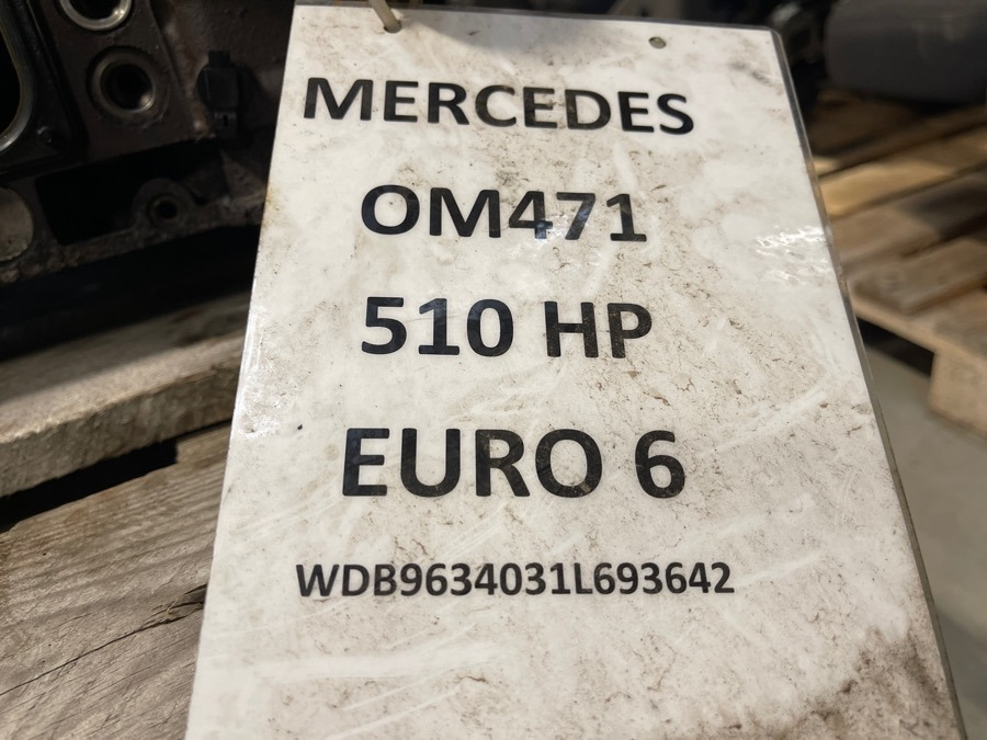 MERCEDES CYLINDERHEAD A4710104220 - Головка блоку в категорії Вантажівки: фото 2 MERCEDES CYLINDERHEAD A4710104220 - Головка блоку в категорії Вантажівки: фото 2
