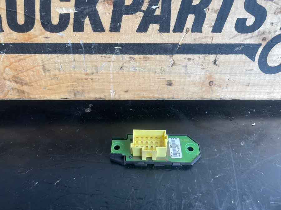 MERCEDES ELECTRICAL CONNECTOR A0275451526 - Електрична система в категорії Вантажівки: фото 1 MERCEDES ELECTRICAL CONNECTOR A0275451526 - Електрична система в категорії Вантажівки: фото 1