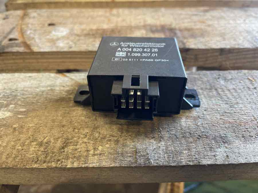 SETRA / MERCEDES ECU WIPER MOTOR A0048204226 - Блок управління в категорії Автобуси: фото 1 SETRA / MERCEDES ECU WIPER MOTOR A0048204226 - Блок управління в категорії Автобуси: фото 1