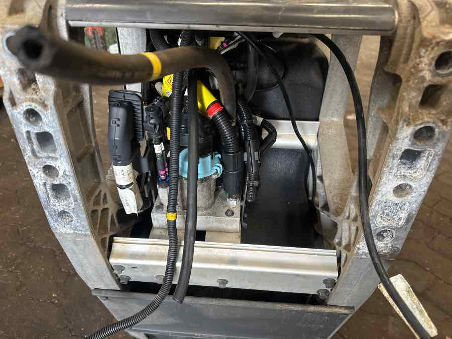 VOLVO ADBLUE TANK COMPLETE WITH PUMP 21645367 - Паливна система в категорії Вантажівки: фото 3 VOLVO ADBLUE TANK COMPLETE WITH PUMP 21645367 - Паливна система в категорії Вантажівки: фото 3