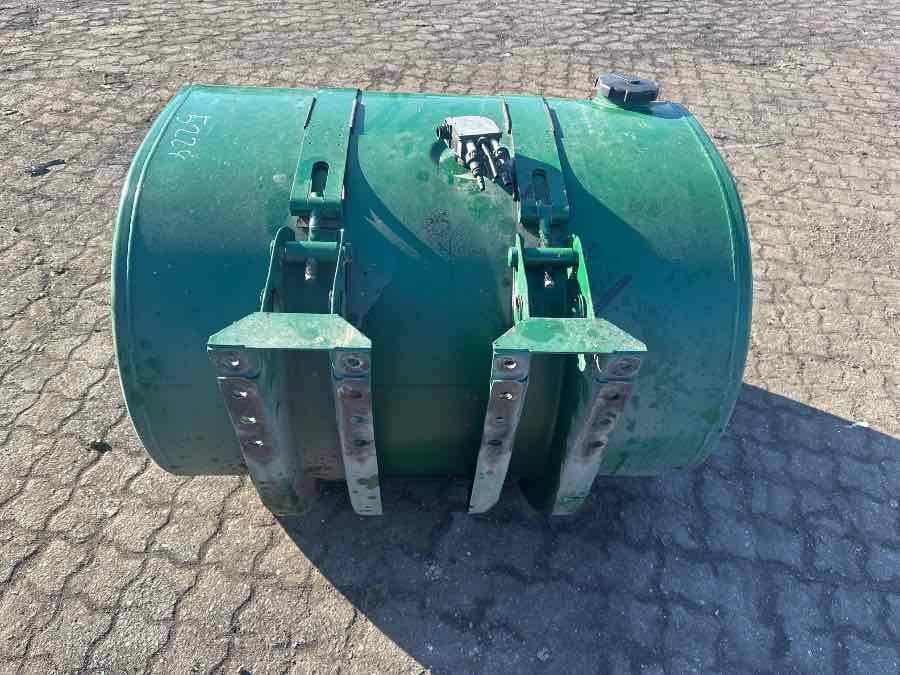 VOLVO DIESEL TANK 21516447 - Паливна система в категорії Вантажівки: фото 2 VOLVO DIESEL TANK 21516447 - Паливна система в категорії Вантажівки: фото 2