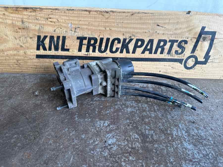 VOLVO FOOT BRAKE VALVE 21390592 - Гальмівний клапан в категорії Вантажівки: фото 2 VOLVO FOOT BRAKE VALVE 21390592 - Гальмівний клапан в категорії Вантажівки: фото 2