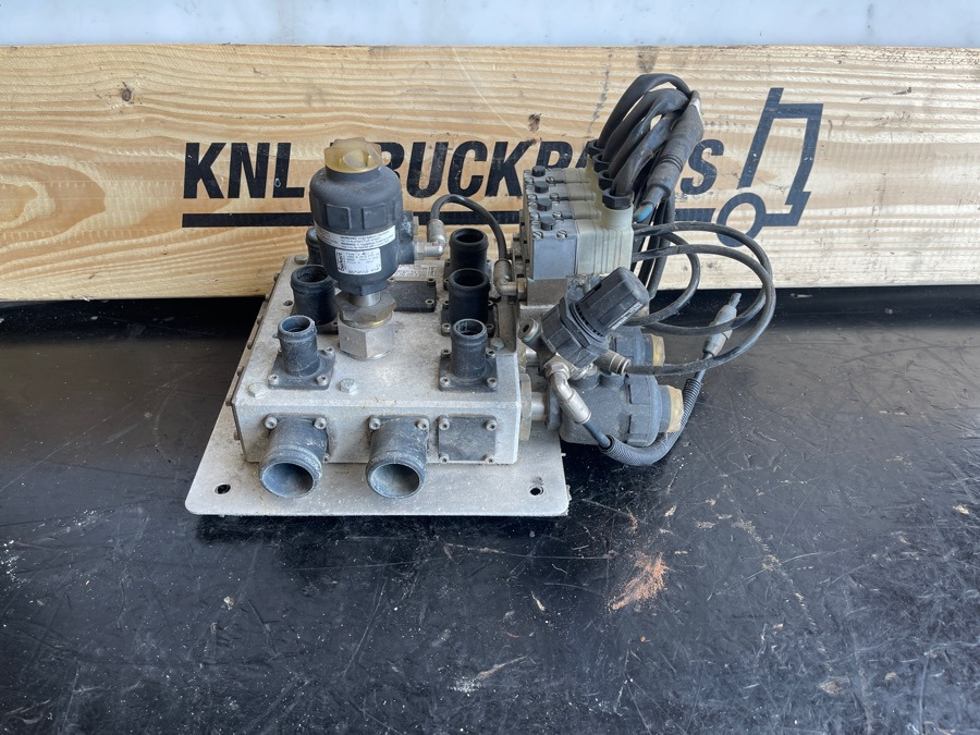 VOLVO HEATING VALVE 22359423 - Гальмівний клапан в категорії Вантажівки: фото 4 VOLVO HEATING VALVE 22359423 - Гальмівний клапан в категорії Вантажівки: фото 4