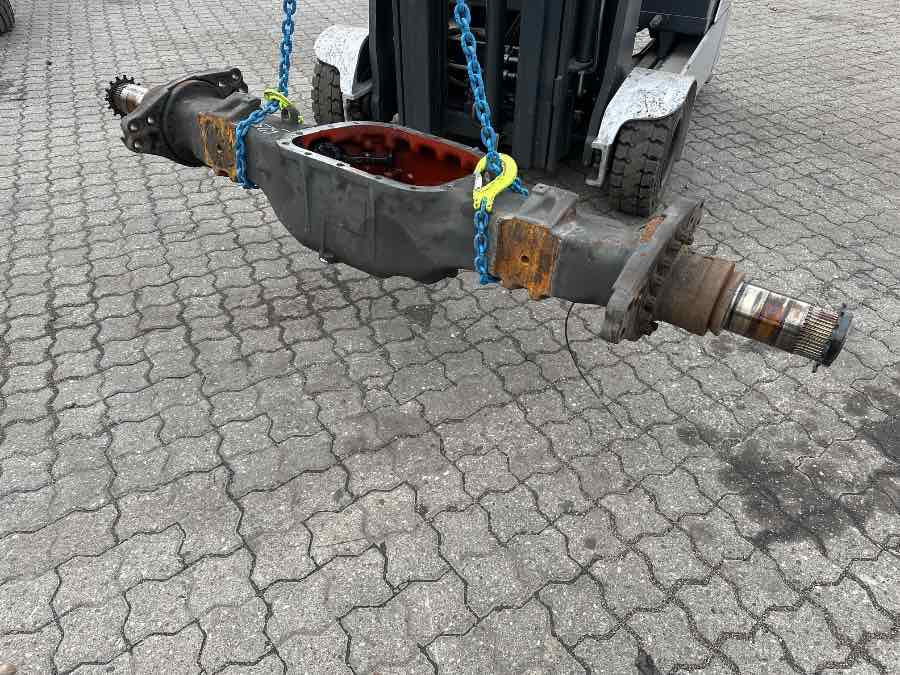VOLVO REAR AXLE 21942445 - Вісь та запчастини в категорії Вантажівки: фото 2 VOLVO REAR AXLE 21942445 - Вісь та запчастини в категорії Вантажівки: фото 2