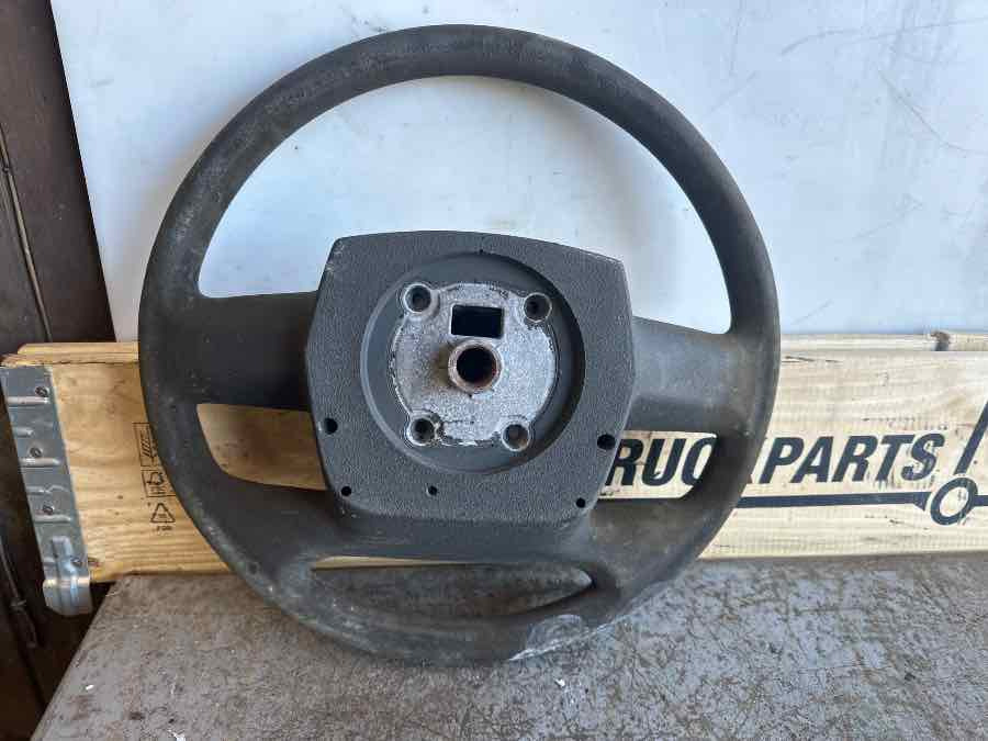 VOLVO STEERING WHEEL 84450863 - Рульове управління в категорії Вантажівки: фото 2 VOLVO STEERING WHEEL 84450863 - Рульове управління в категорії Вантажівки: фото 2