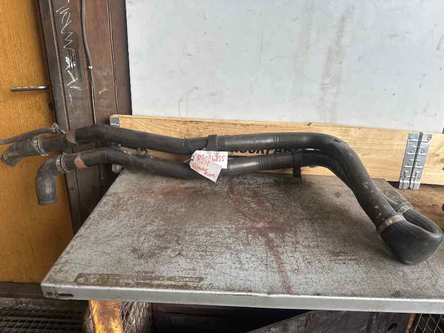 VOLVO WATER PIPES RETRADER 22026855 - Впускна труба: фото 1 VOLVO WATER PIPES RETRADER 22026855 - Впускна труба: фото 1
