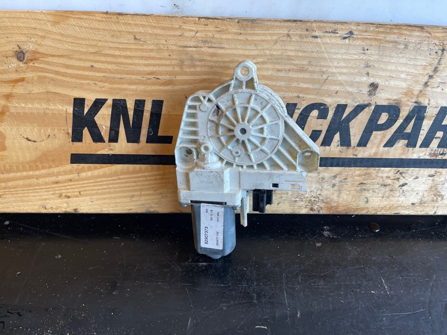 VOLVO WINDOW MOTOR 82907373 RH - Кабіна й інтер'єр в категорії Вантажівки: фото 1 VOLVO WINDOW MOTOR 82907373 RH - Кабіна й інтер'єр в категорії Вантажівки: фото 1