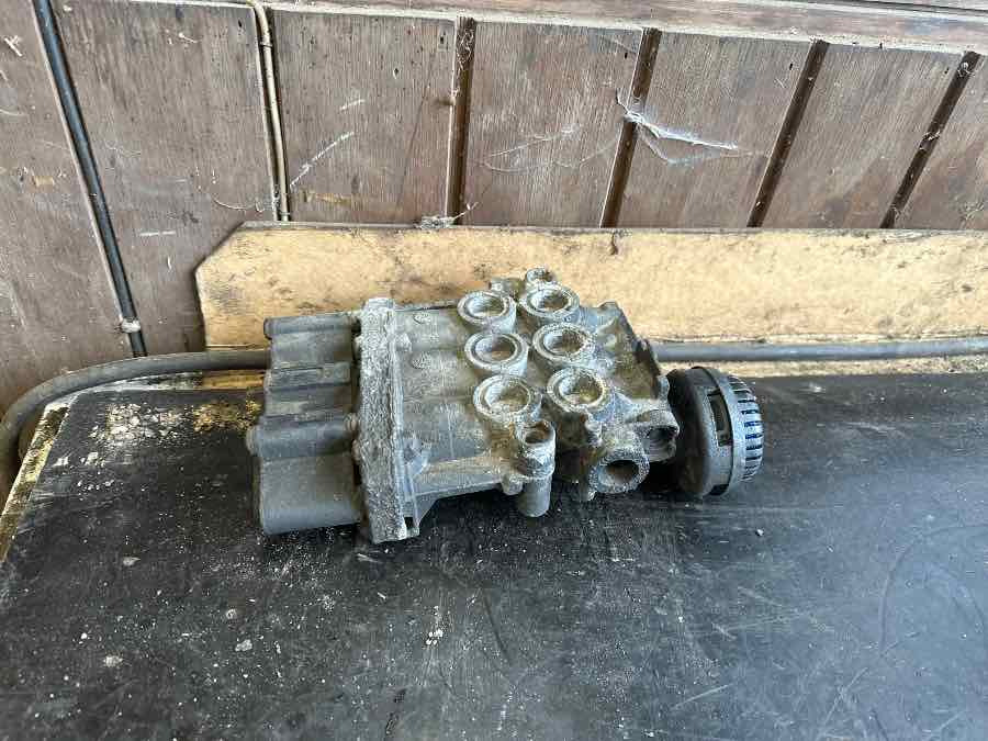 MERCEDES SOLENOID VALVE A0003276825 - Запчастини в категорії Автобуси: фото 1 MERCEDES SOLENOID VALVE A0003276825 - Запчастини в категорії Автобуси: фото 1