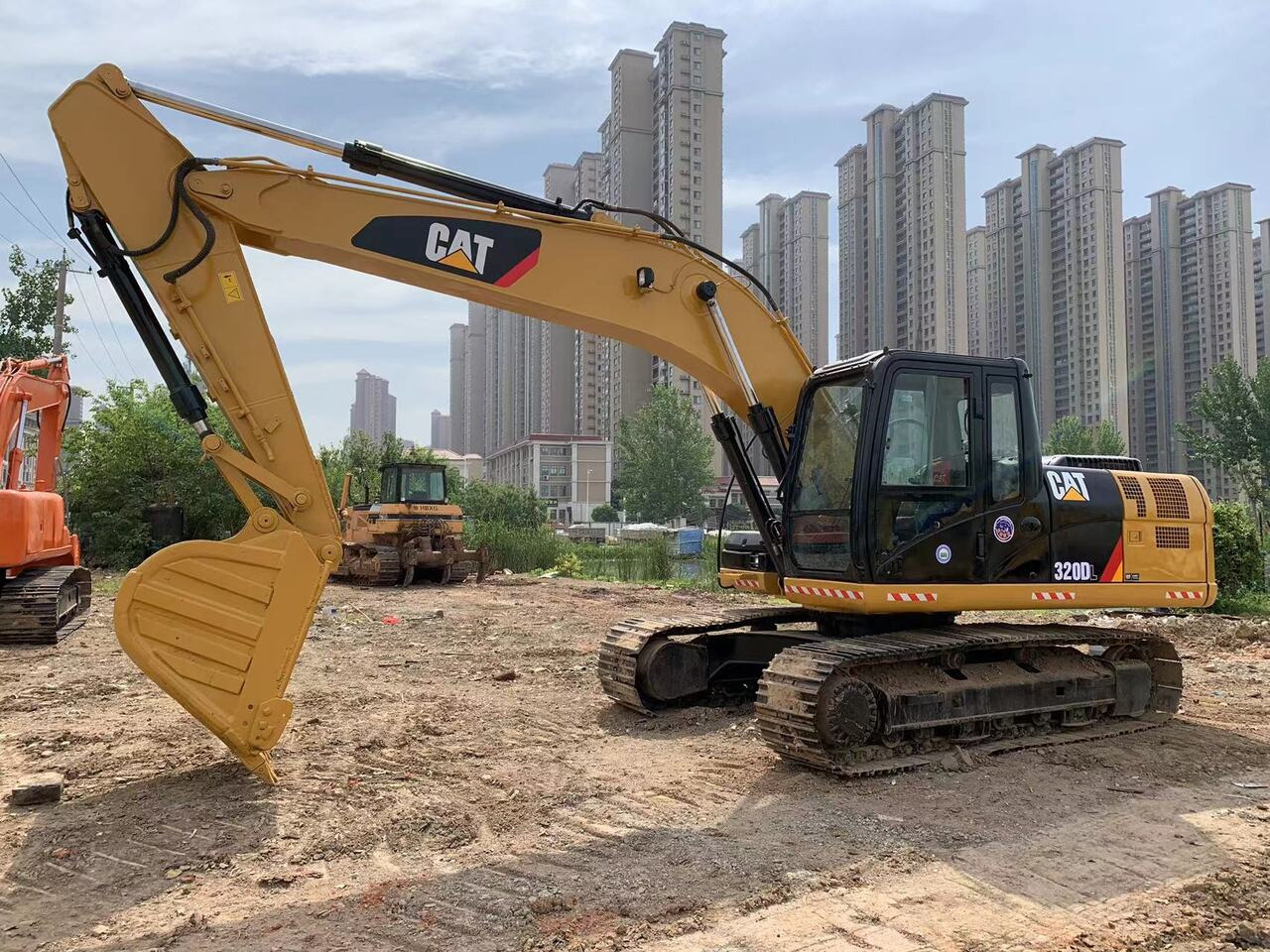 CATERPILLAR 320DL - Гусеничний екскаватор: фото 3 CATERPILLAR 320DL - Гусеничний екскаватор: фото 3