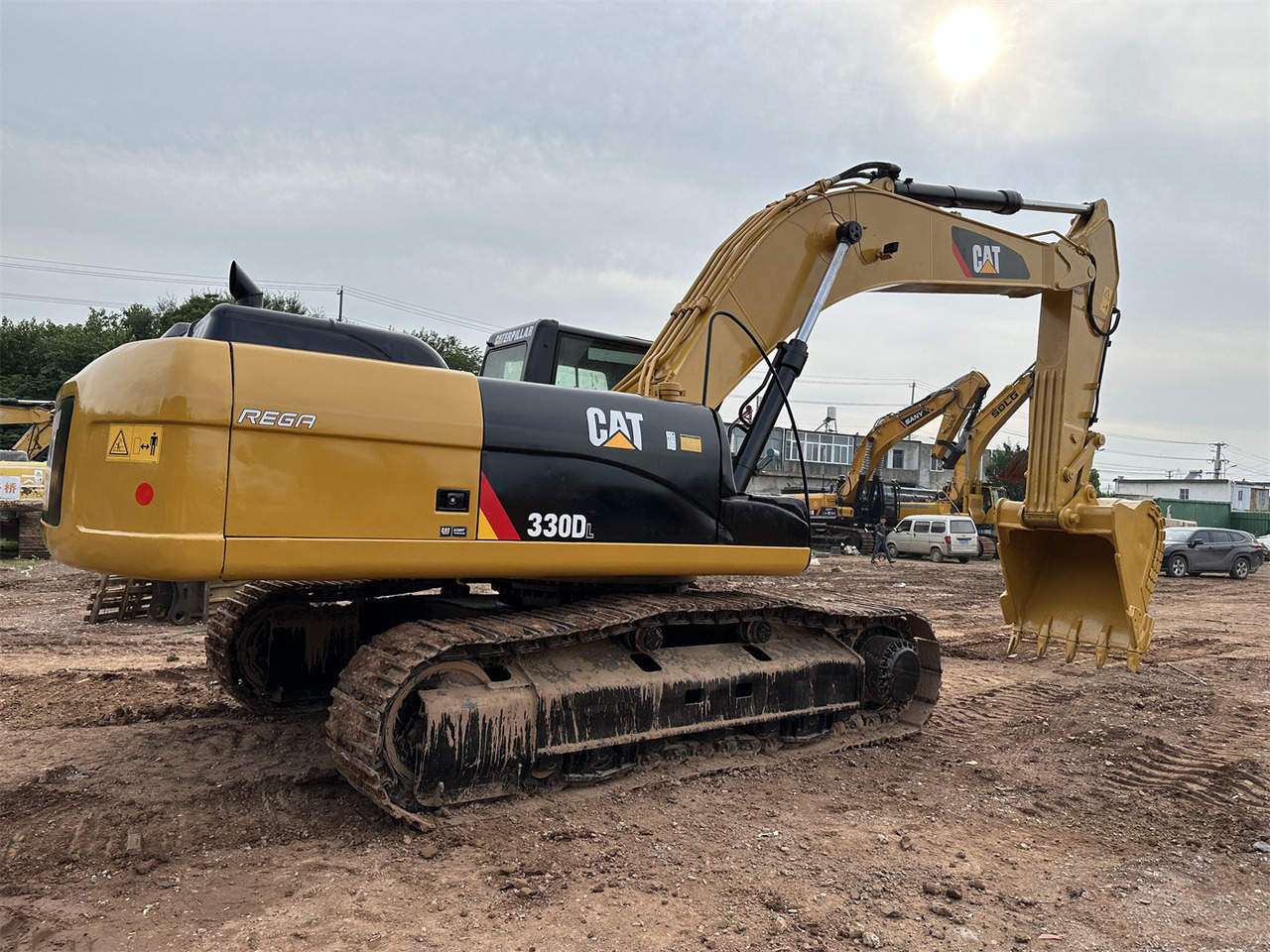 CATERPILLAR 330D - Гусеничний екскаватор: фото 1 CATERPILLAR 330D - Гусеничний екскаватор: фото 1