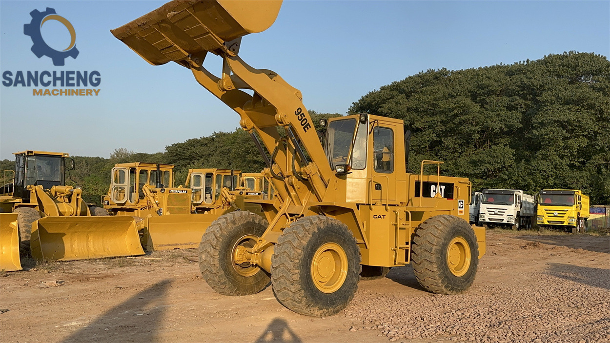 CATERPILLAR 950E - Колісний навантажувач: фото 3 CATERPILLAR 950E - Колісний навантажувач: фото 3
