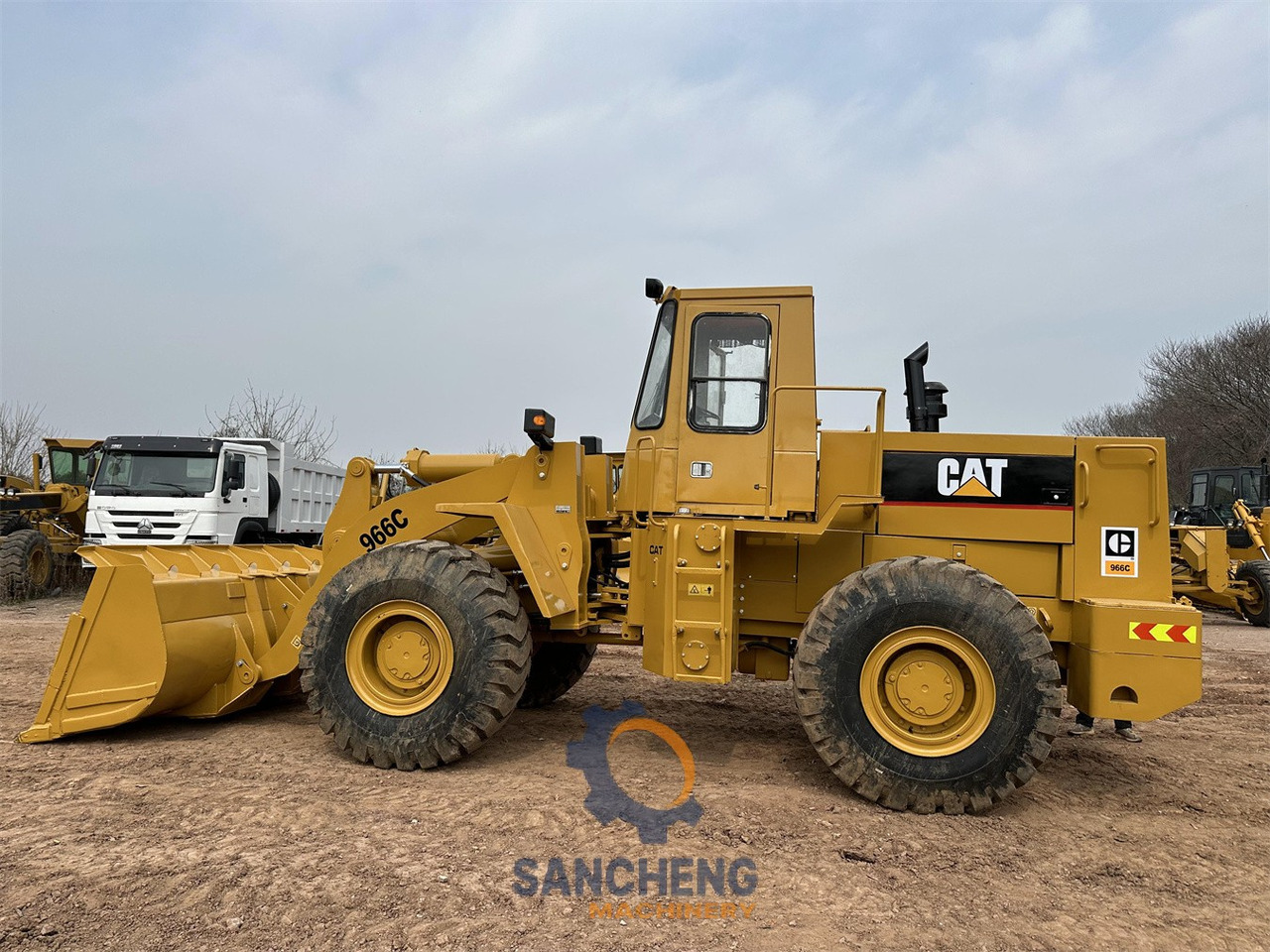 Колісний навантажувач CATERPILLAR 966C: фото 8