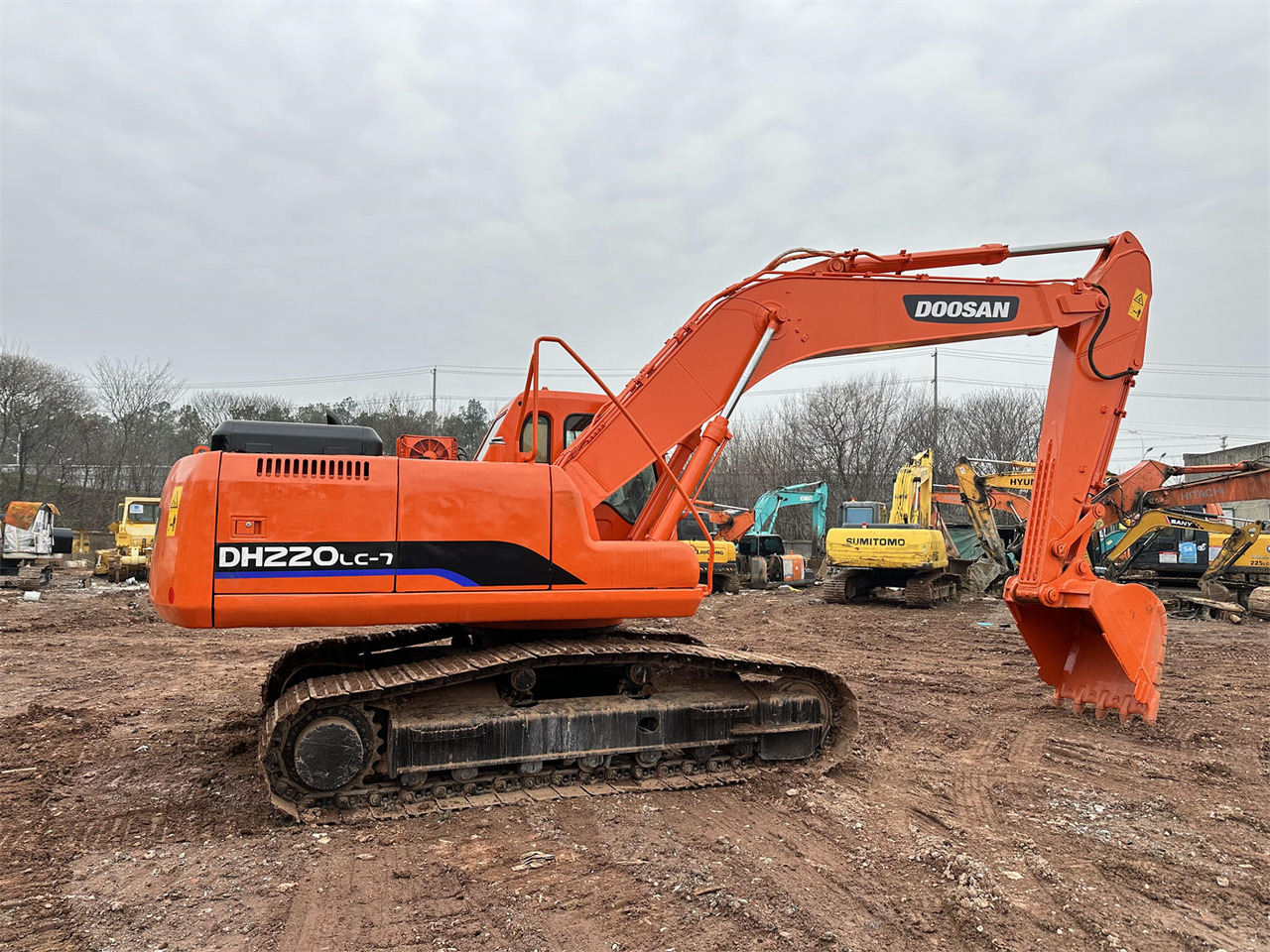 DOOSAN DH220 excavator - Гусеничний екскаватор: фото 1 DOOSAN DH220 excavator - Гусеничний екскаватор: фото 1