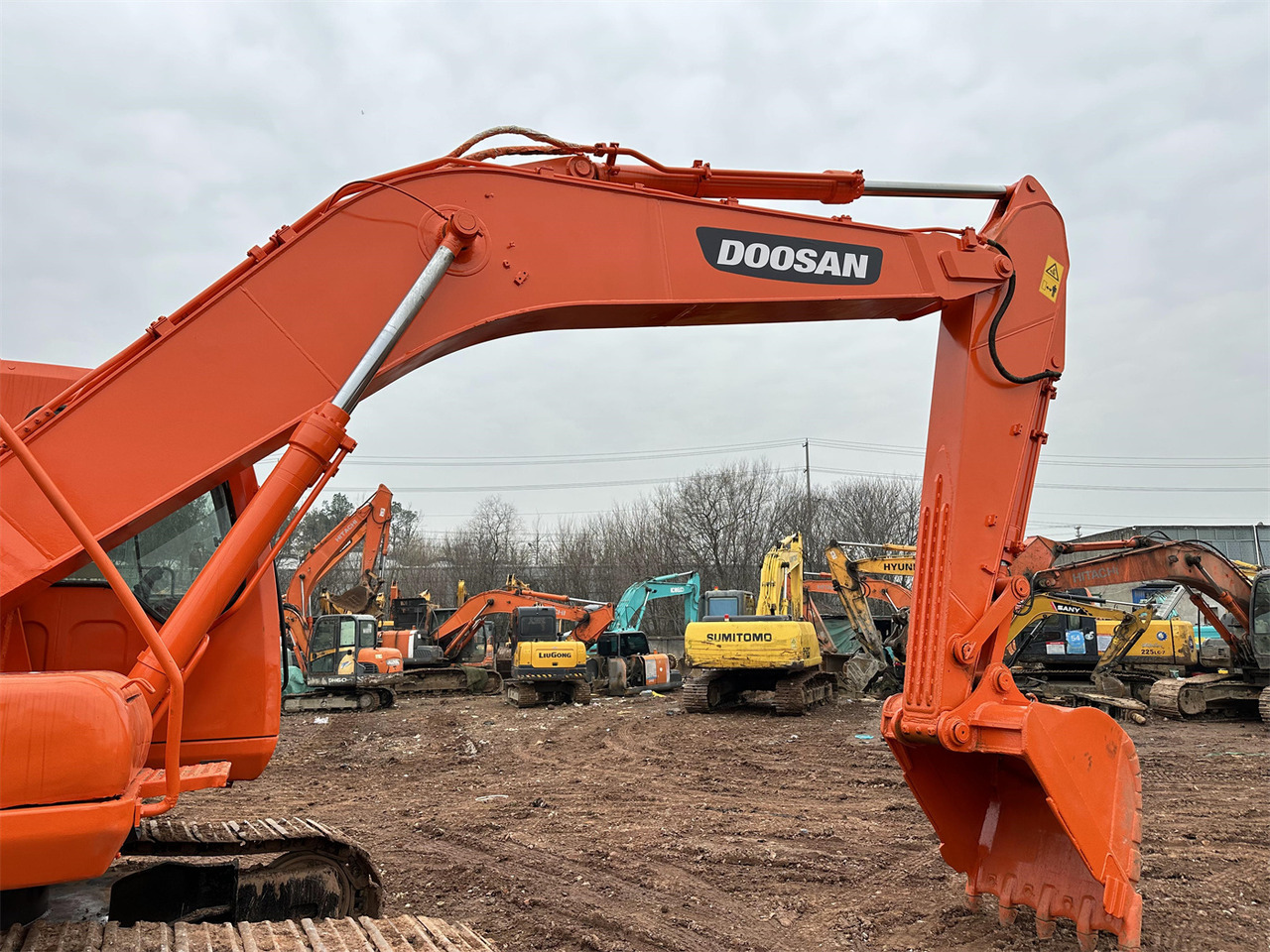 DOOSAN DH220 excavator - Гусеничний екскаватор: фото 4 DOOSAN DH220 excavator - Гусеничний екскаватор: фото 4