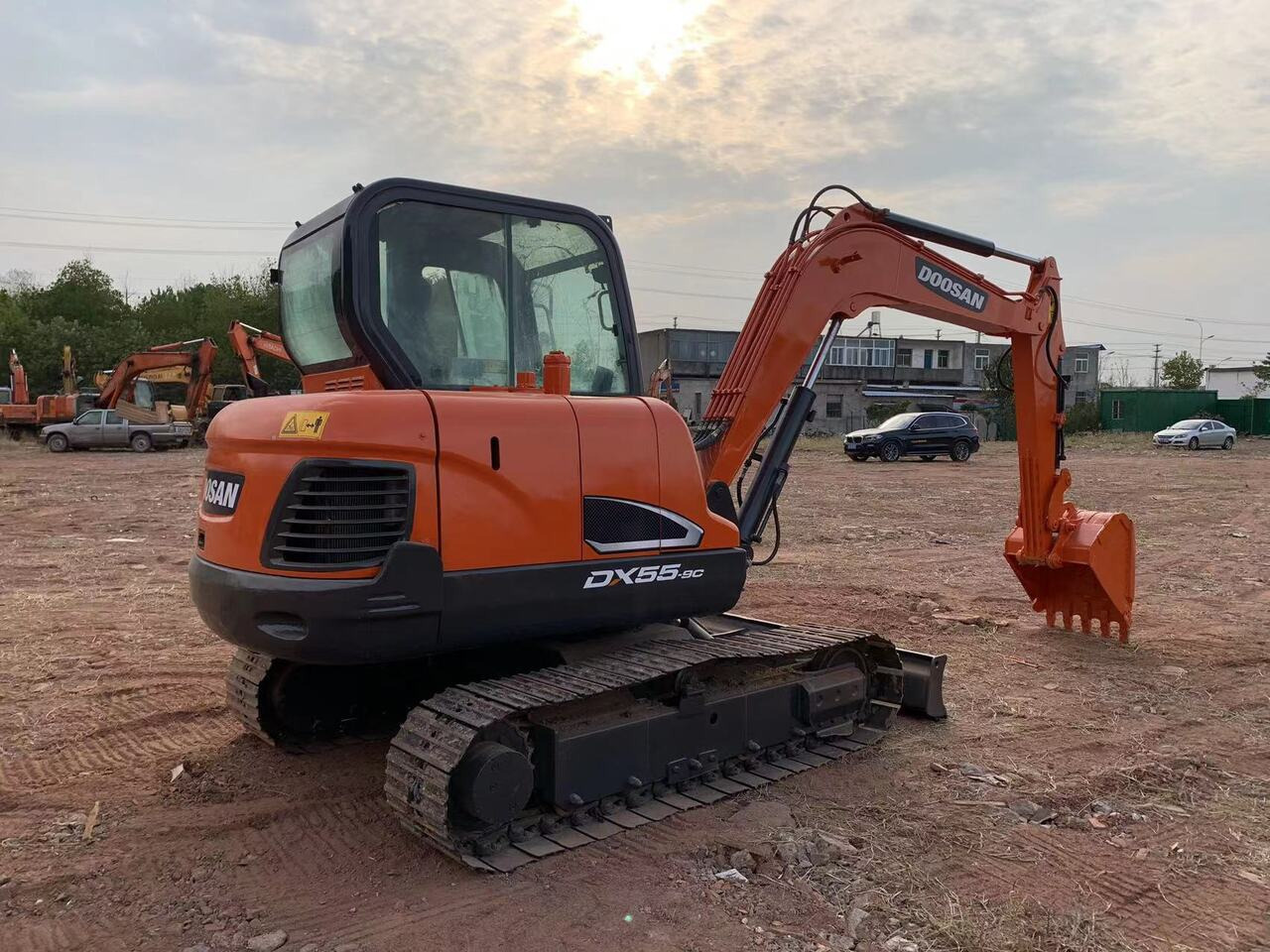 DOOSAN DX55 - Екскаватор: фото 3 DOOSAN DX55 - Екскаватор: фото 3