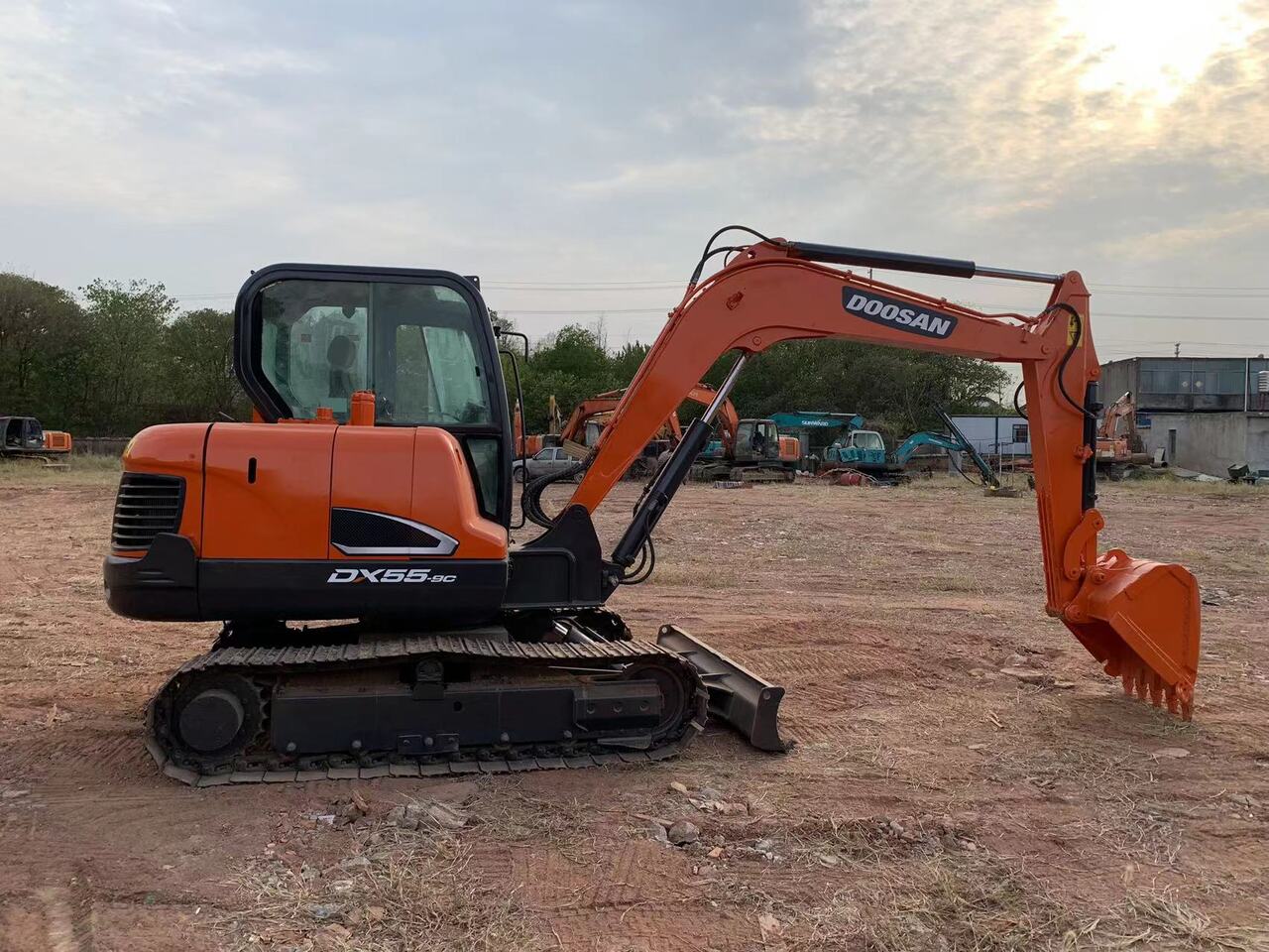 DOOSAN DX55 - Екскаватор: фото 4 DOOSAN DX55 - Екскаватор: фото 4