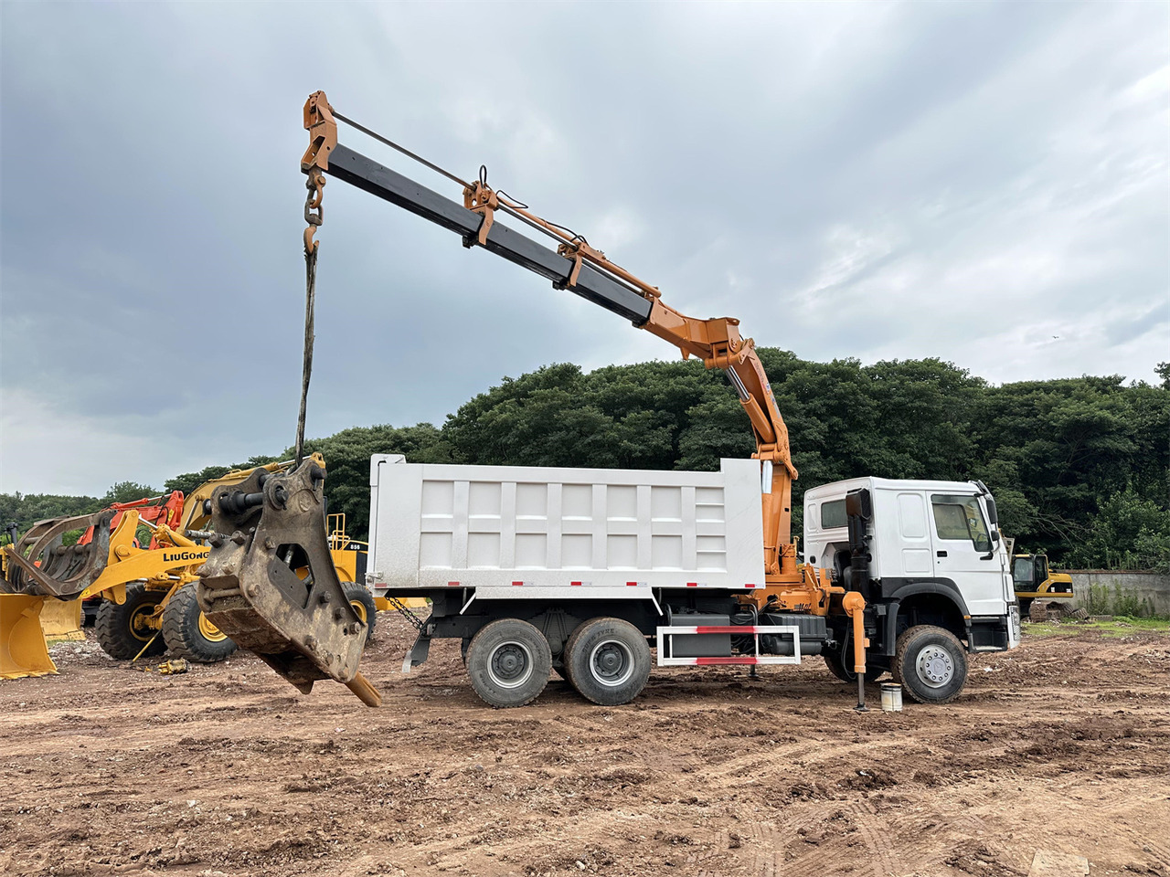 HOWO 371 Mounted Crane Dump truck - Вантажівка з маніпулятором: фото 2 HOWO 371 Mounted Crane Dump truck - Вантажівка з маніпулятором: фото 2