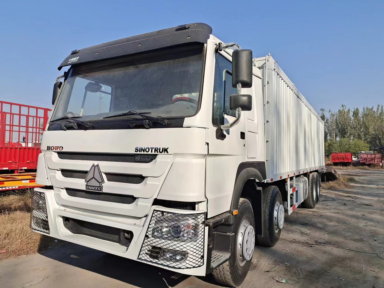 SINOTRUK 400 HOWO Box truck - Ізотермічна вантажівка: фото 2 SINOTRUK 400 HOWO Box truck - Ізотермічна вантажівка: фото 2