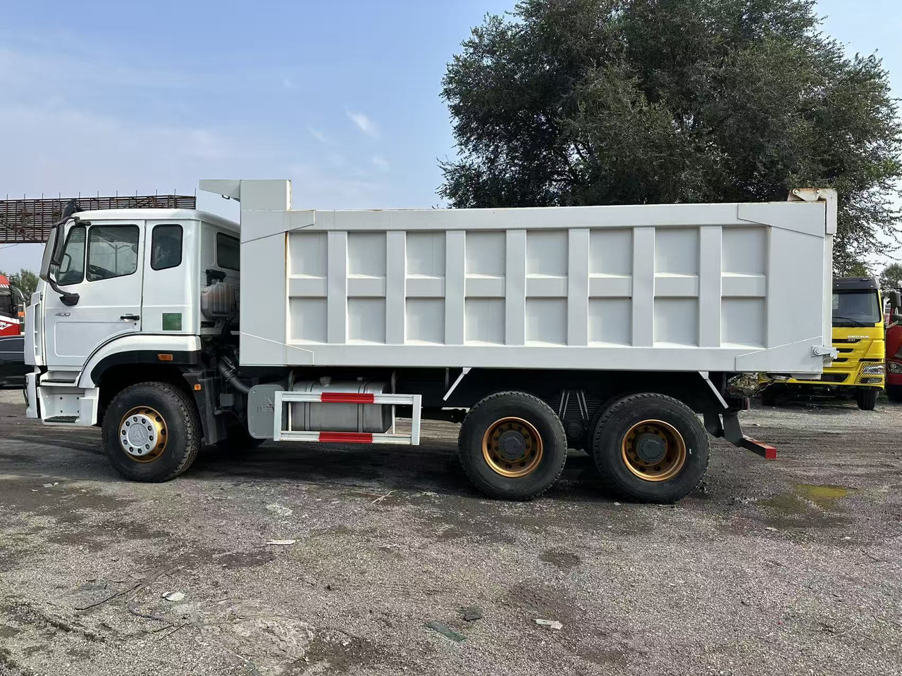 SINOTRUK HOHAN 400hp 6x4 tipper truck - Самоскид вантажівка: фото 3 SINOTRUK HOHAN 400hp 6x4 tipper truck - Самоскид вантажівка: фото 3