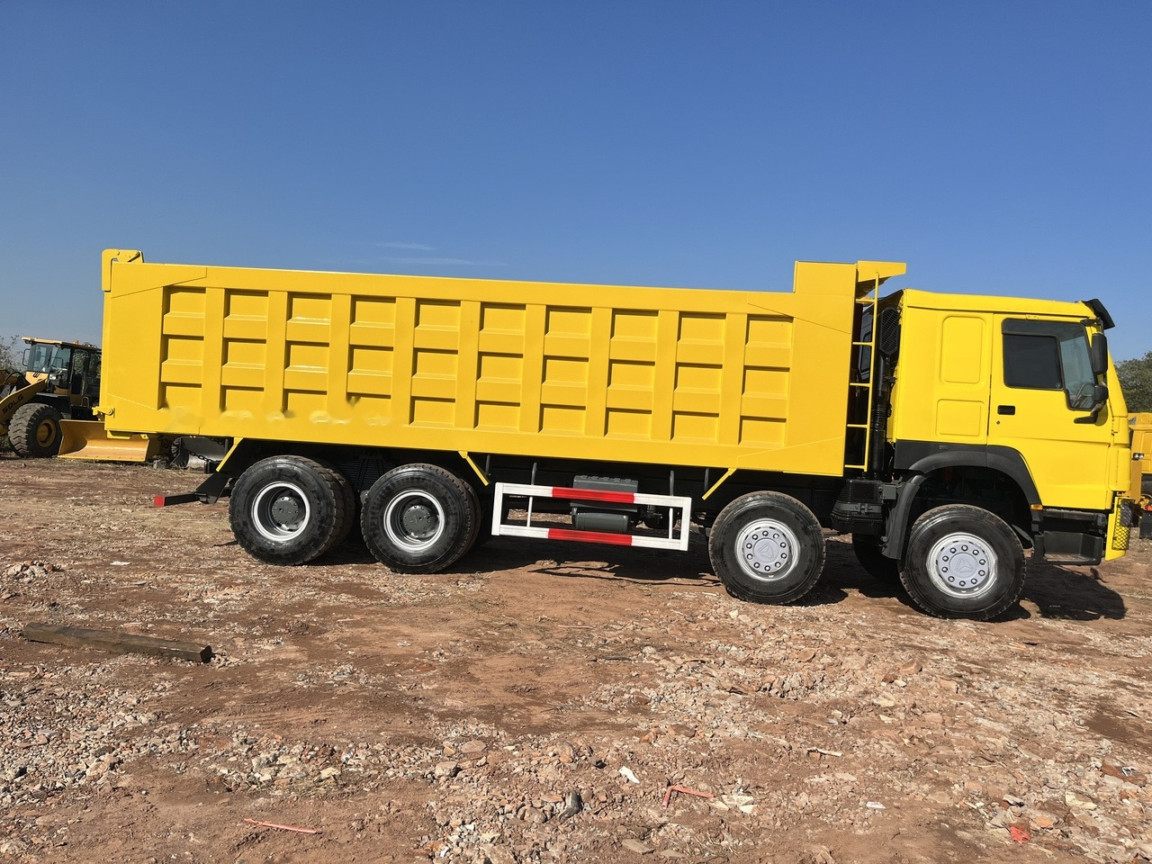 SINOTRUK HOWO 371 Dump Truck 8x4 - Самоскид вантажівка: фото 2 SINOTRUK HOWO 371 Dump Truck 8x4 - Самоскид вантажівка: фото 2