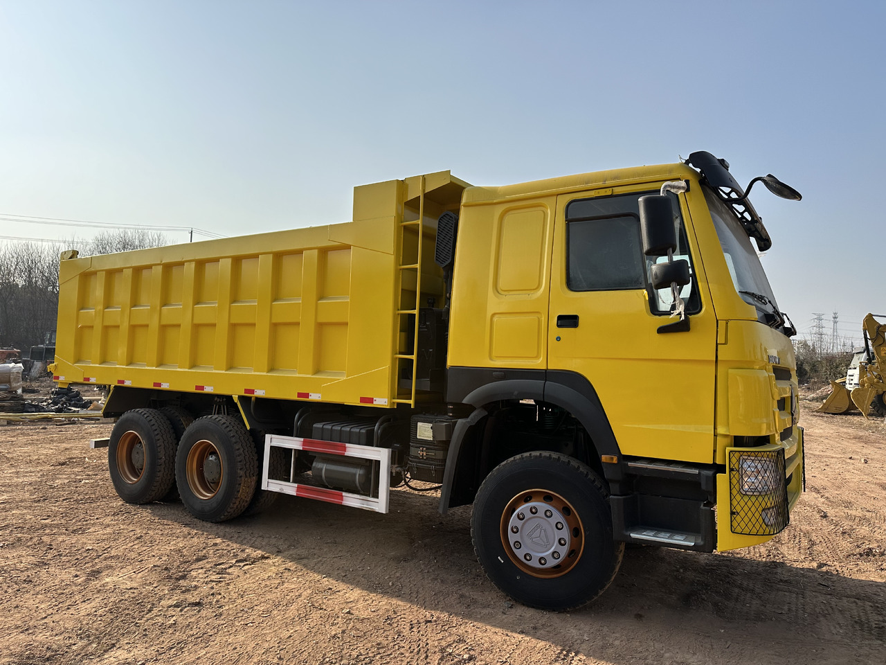SINOTRUK HOWO 371 - Самоскид вантажівка: фото 2 SINOTRUK HOWO 371 - Самоскид вантажівка: фото 2