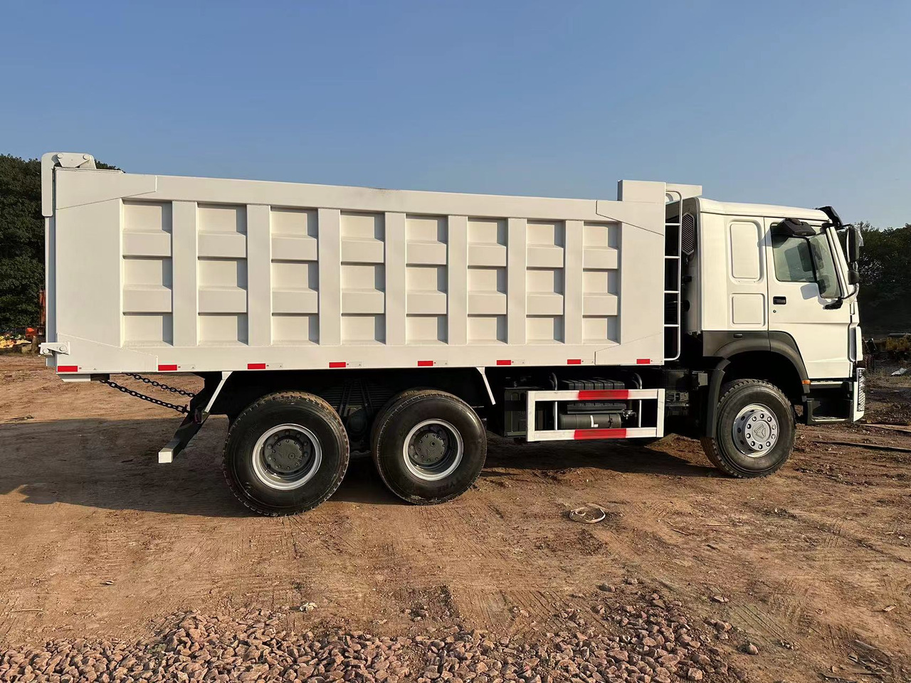 SINOTRUK HOWO 371hp 6x4 - Самоскид вантажівка: фото 5 SINOTRUK HOWO 371hp 6x4 - Самоскид вантажівка: фото 5