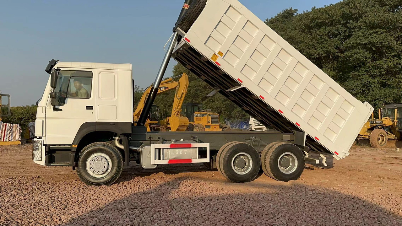 SINOTRUK HOWO 371hp 6x4 - Самоскид вантажівка: фото 4 SINOTRUK HOWO 371hp 6x4 - Самоскид вантажівка: фото 4
