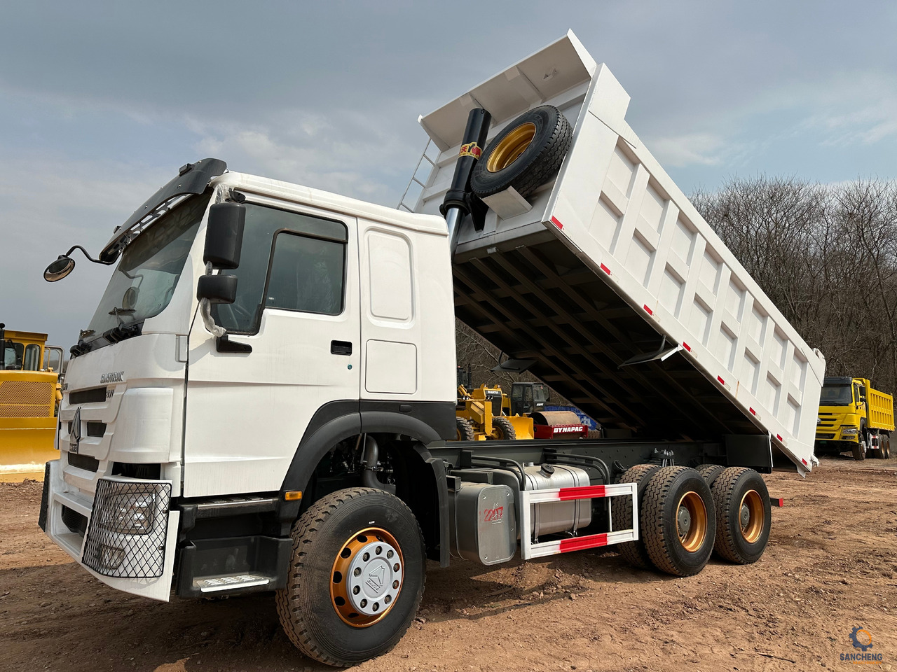 SINOTRUK HOWO Dump truck 371 6x4 - Самоскид вантажівка: фото 1 SINOTRUK HOWO Dump truck 371 6x4 - Самоскид вантажівка: фото 1
